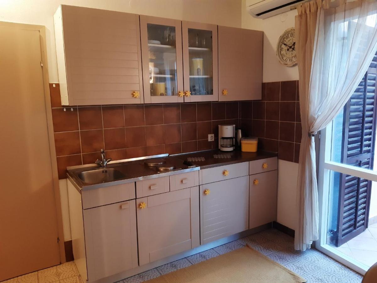 Apartment Tonci Раб Экстерьер фото