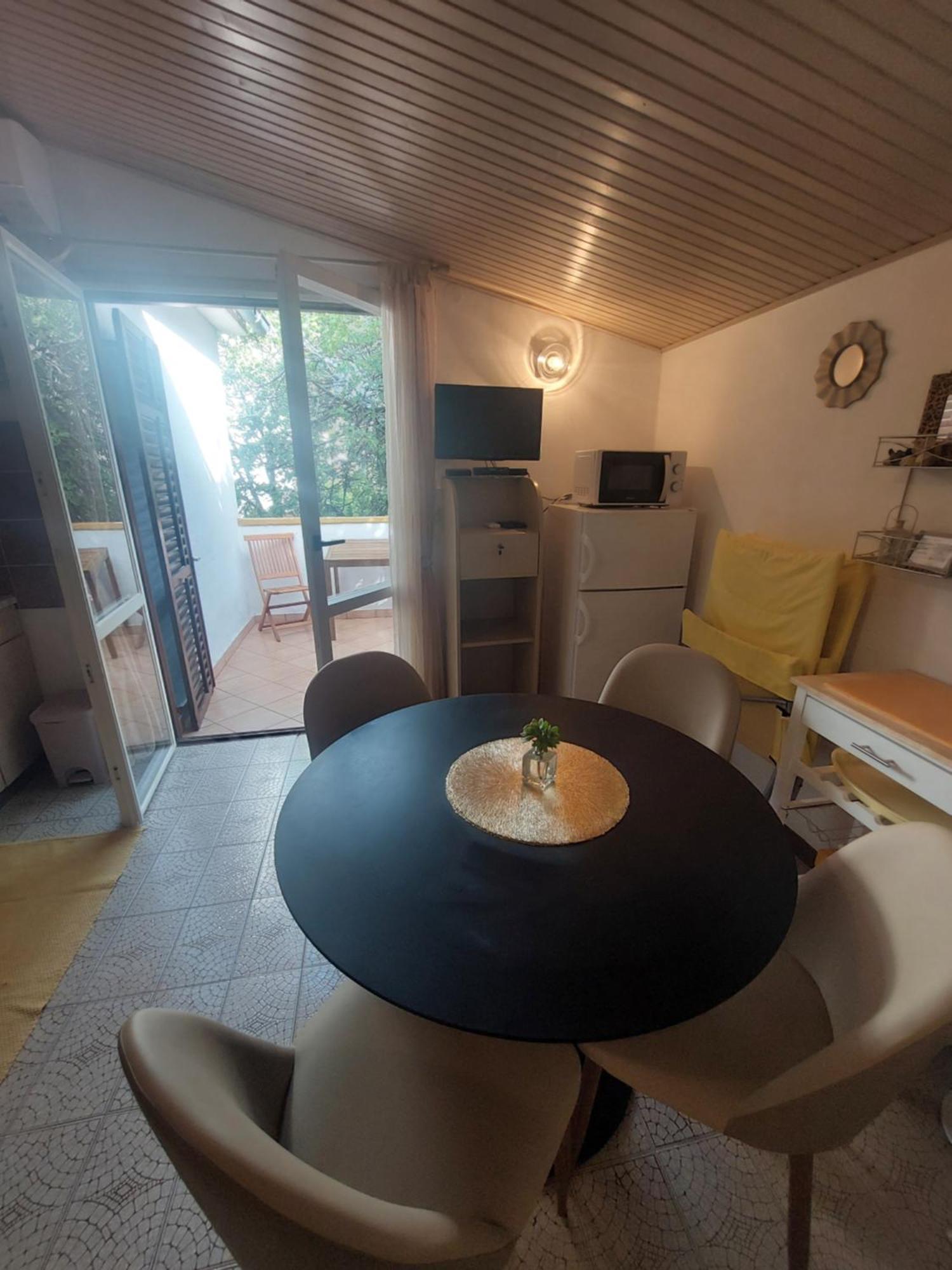 Apartment Tonci Раб Экстерьер фото